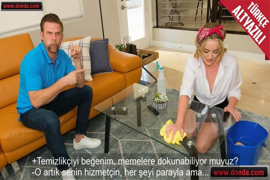 Çekingen bir şekilde türbanlı bir kadına masaj yapıyorum.